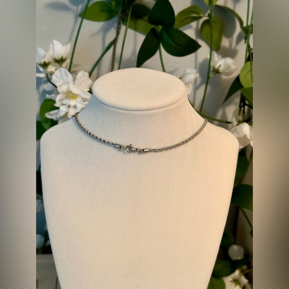 Gothic Cross Charm Necklace Floral Design Big Punk Goth Silver Tone - Picture 5 of 10